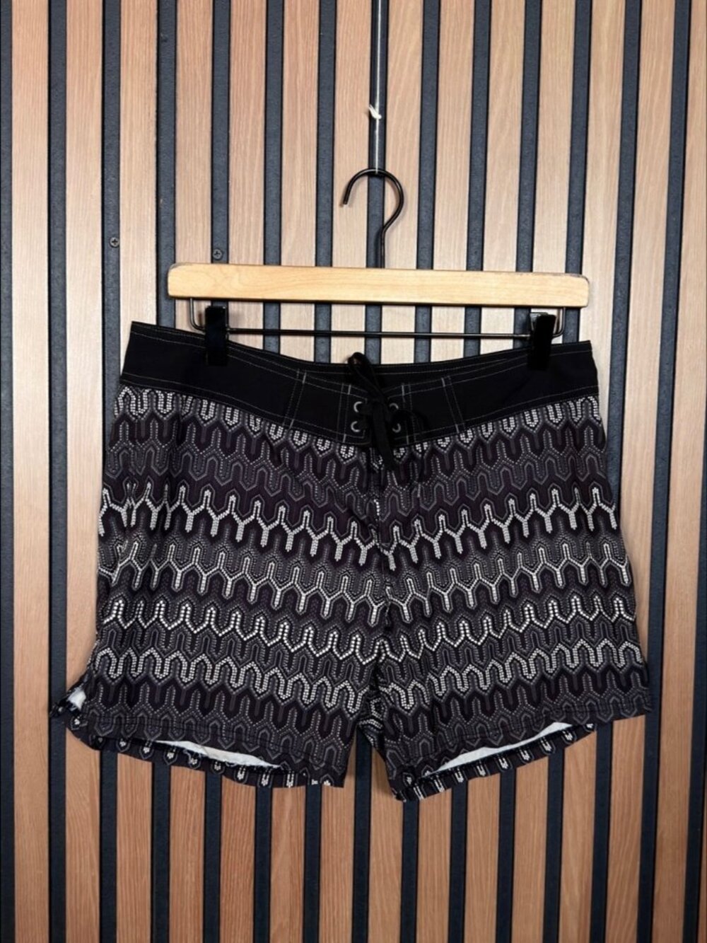 Prana Shorts Small Womens Gray Black Geometric 4.5” Inseam Wist Tie